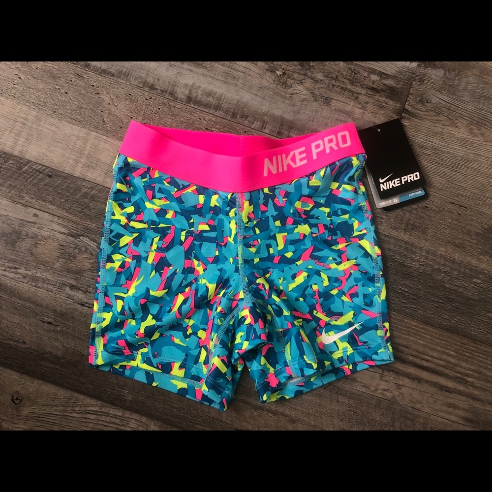 Nike Pro Girls Shorts (Size M)